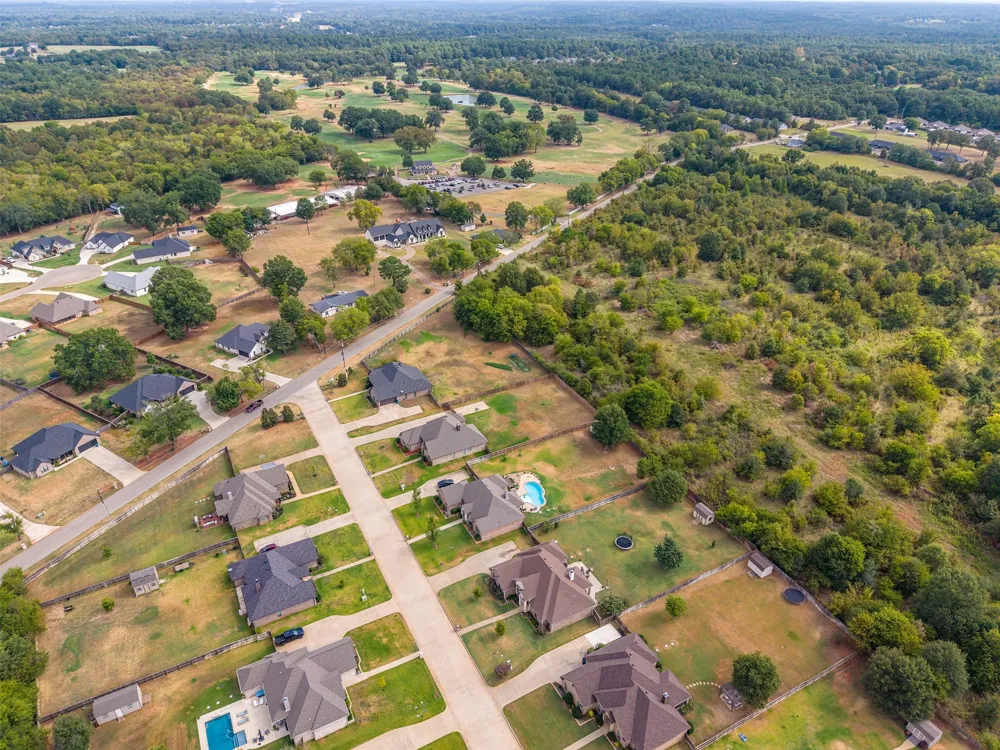 21327 Boone Bullard, TX 75757