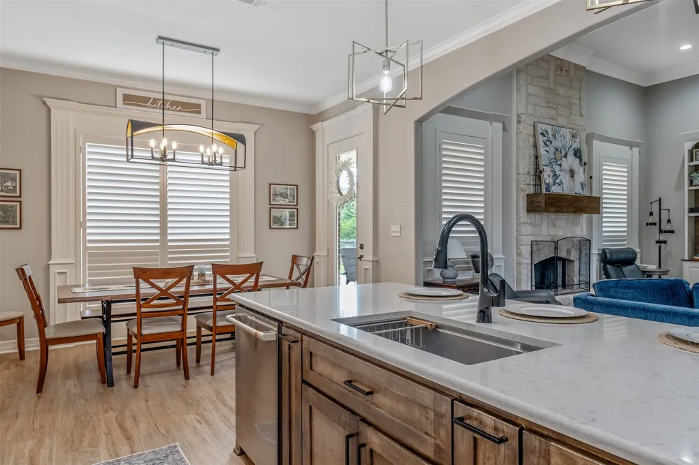 21327 Boone Bullard, TX 75757