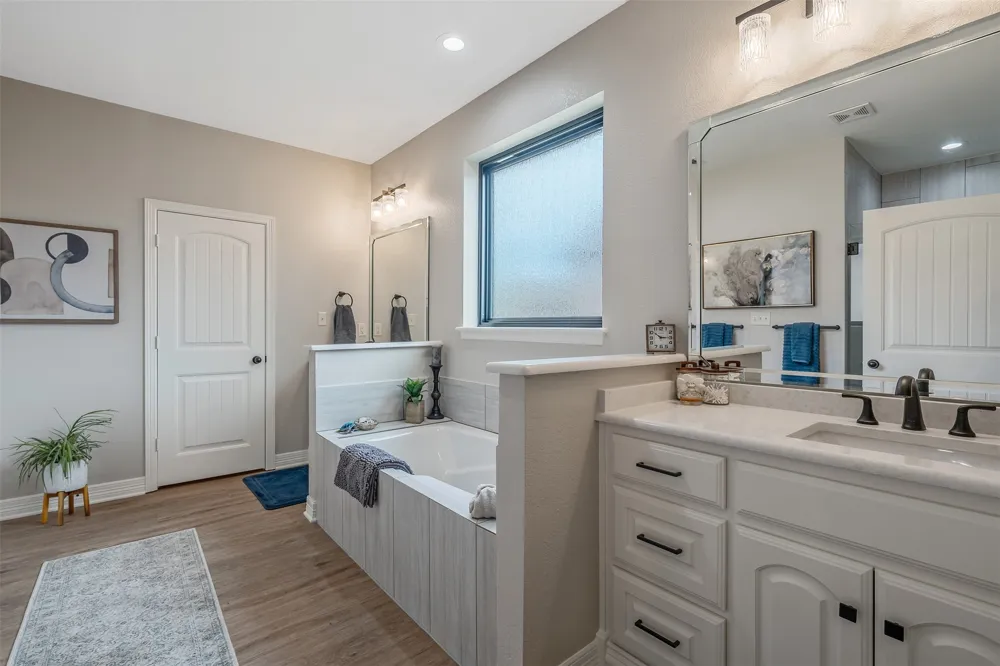 21327 Boone Bullard, TX 75757