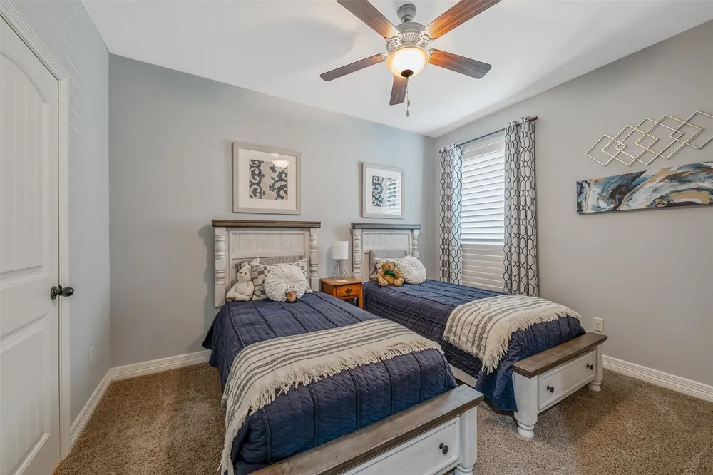 21327 Boone Bullard, TX 75757