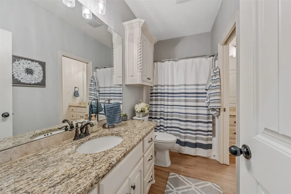 21327 Boone Bullard, TX 75757