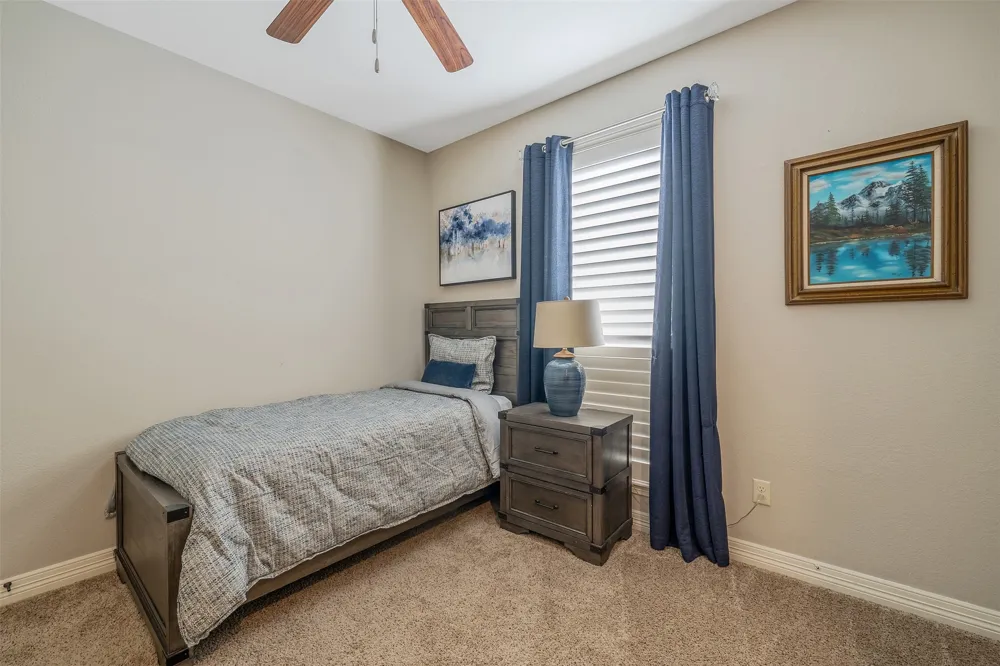 21327 Boone Bullard, TX 75757