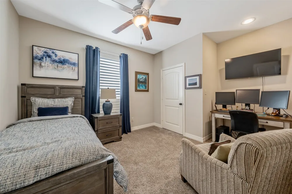 21327 Boone Bullard, TX 75757