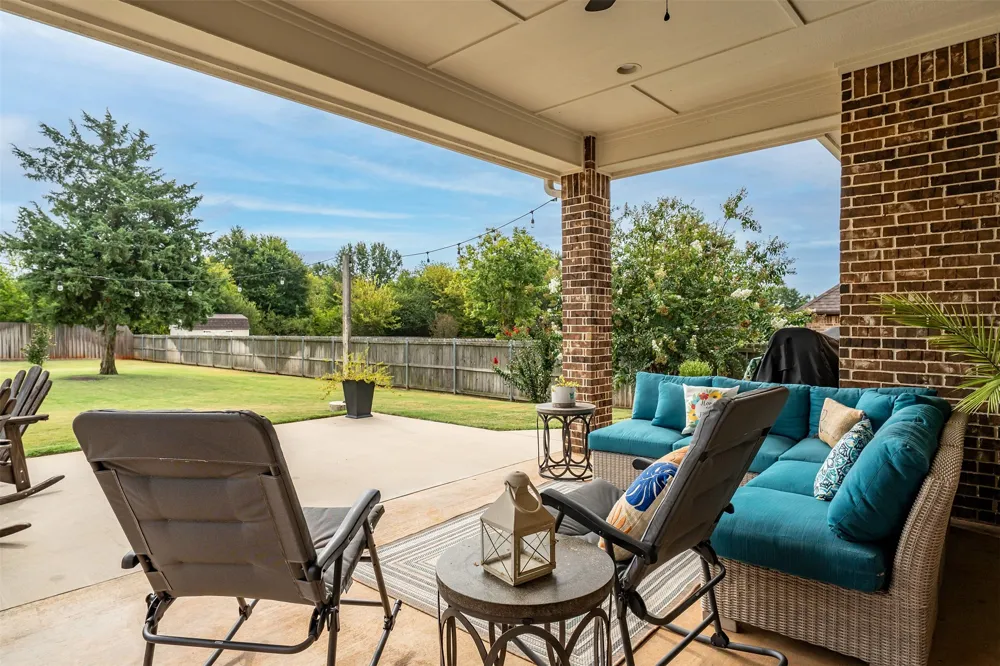 21327 Boone Bullard, TX 75757