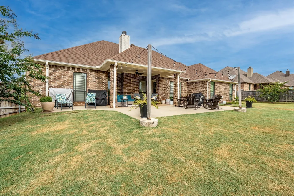 21327 Boone Bullard, TX 75757