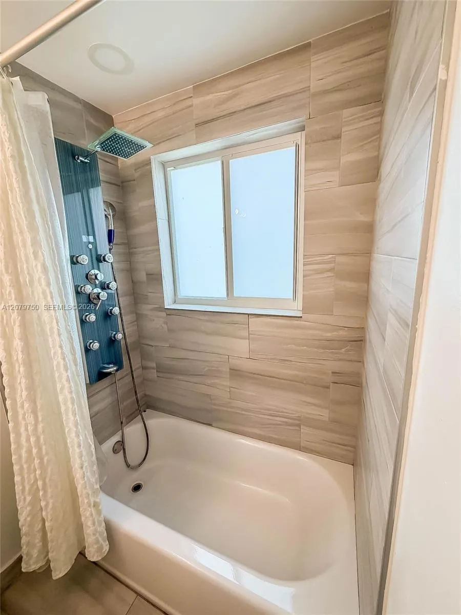 2298 NE 2nd Ave #n/a Boca Raton, FL 33431