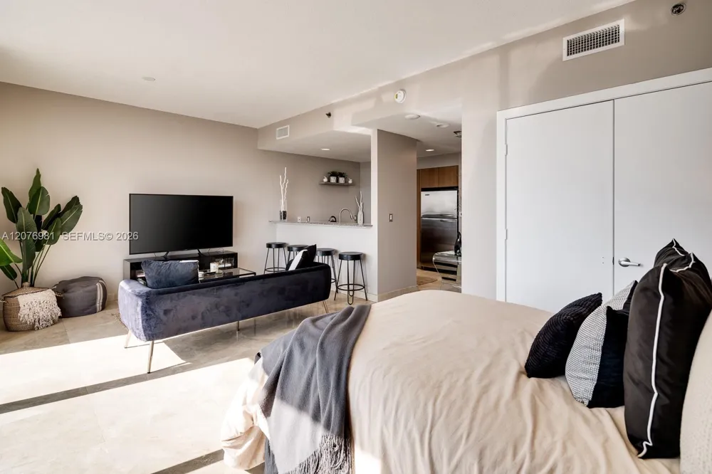 1060 Brickell Ave #4009 Miami, FL 33131
