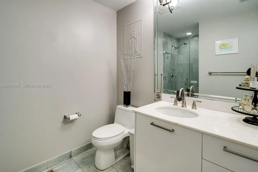 1060 Brickell Ave #4009 Miami, FL 33131