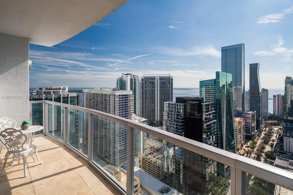 1060 Brickell Ave #4009 Miami, FL 33131