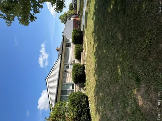 34224 McBride Street Romulus City, MI 48174