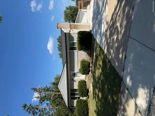 34224 McBride Street Romulus City, MI 48174