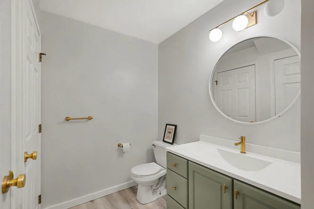 571 Pine Water Way Holland Charter Township, MI 49424