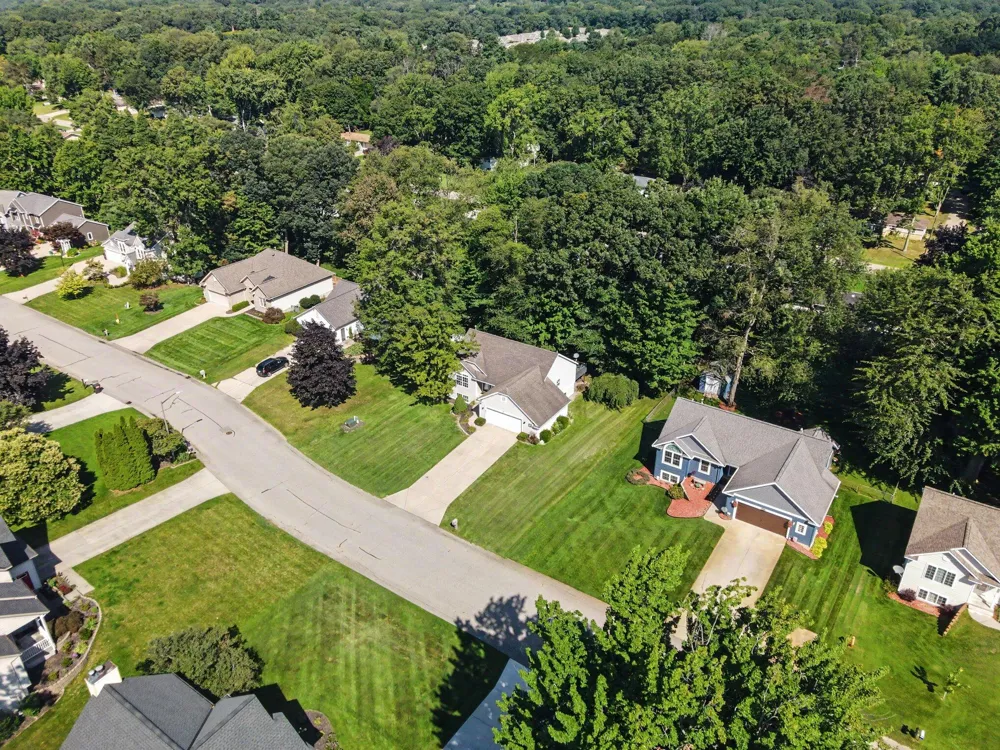 571 Pine Water Way Holland Charter Township, MI 49424
