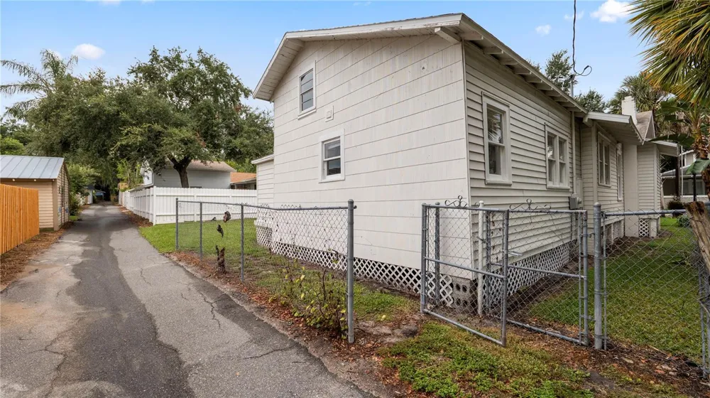 730 COLLEGE AVENUE Lakeland, FL 33801