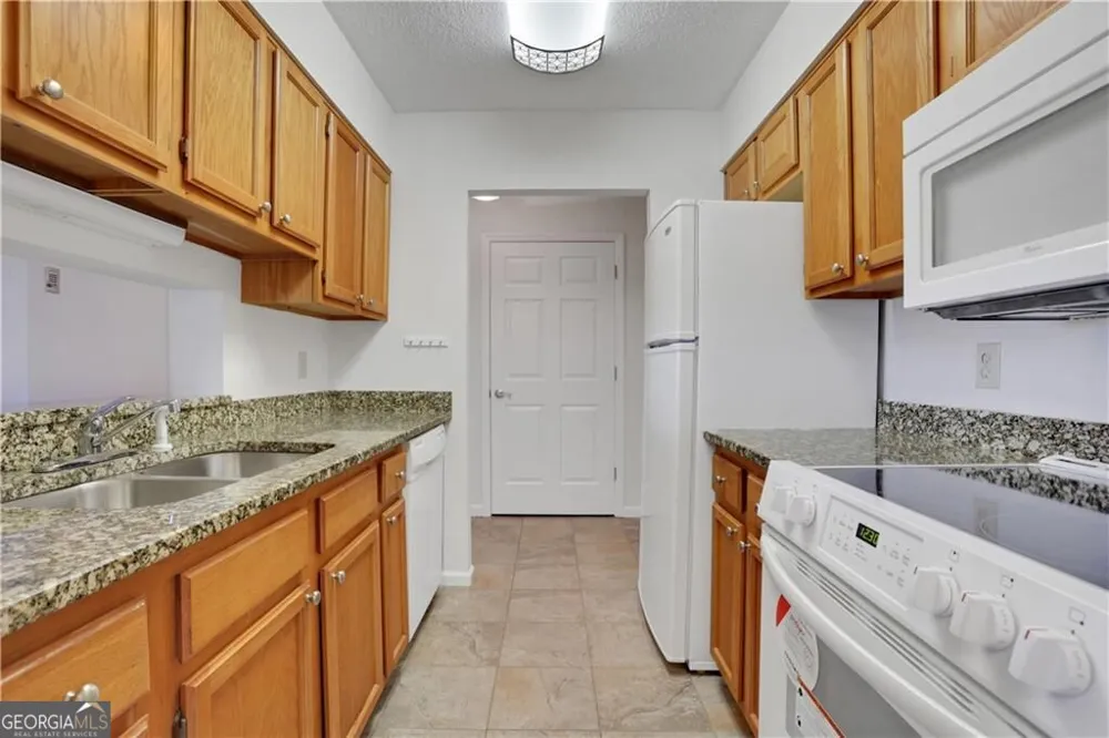 300 Johnson Ferry RD NE Sandy Springs, GA 30328