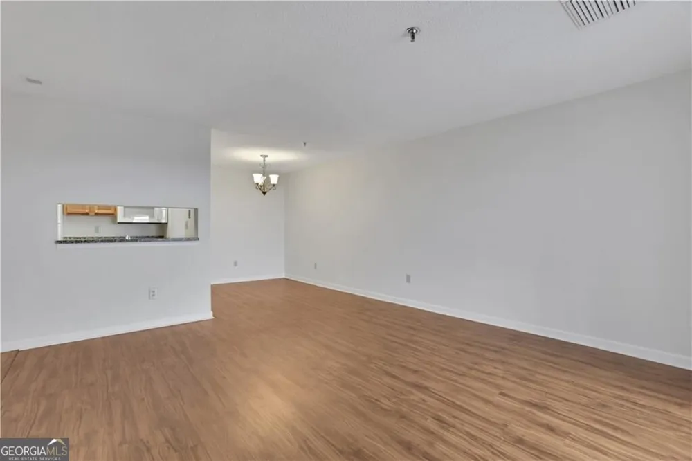 300 Johnson Ferry RD NE Sandy Springs, GA 30328