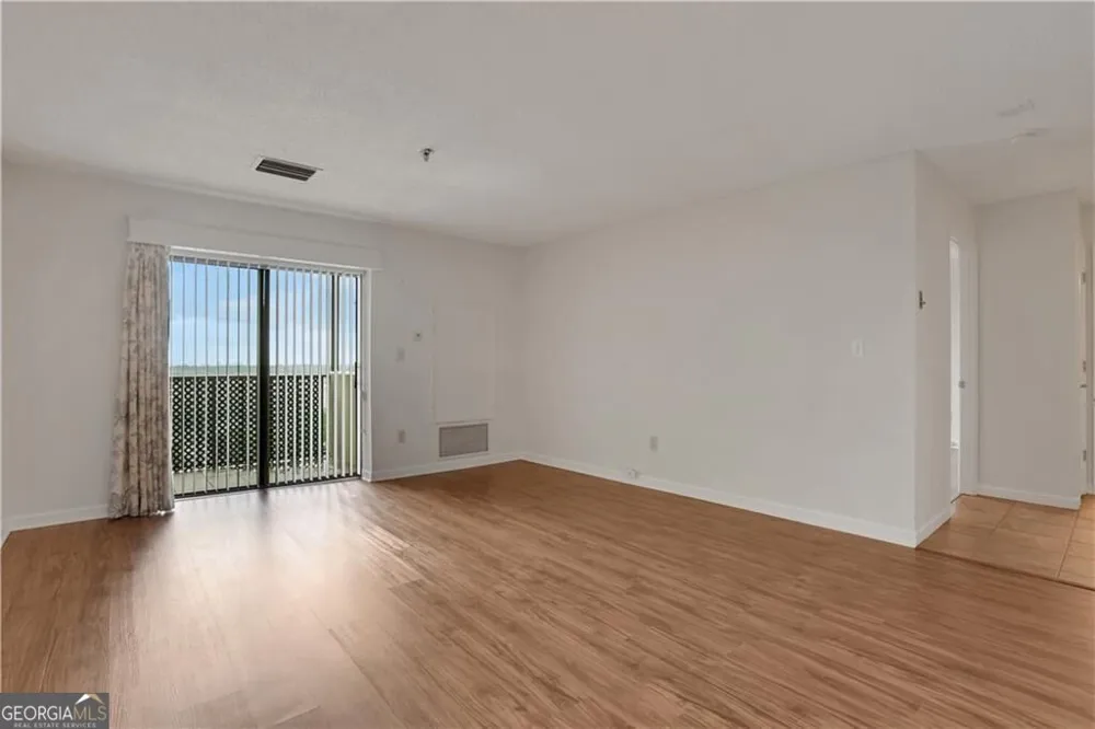 300 Johnson Ferry RD NE Sandy Springs, GA 30328