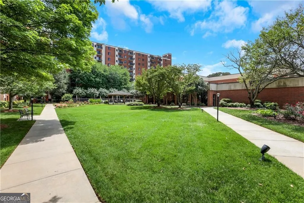 300 Johnson Ferry RD NE Sandy Springs, GA 30328
