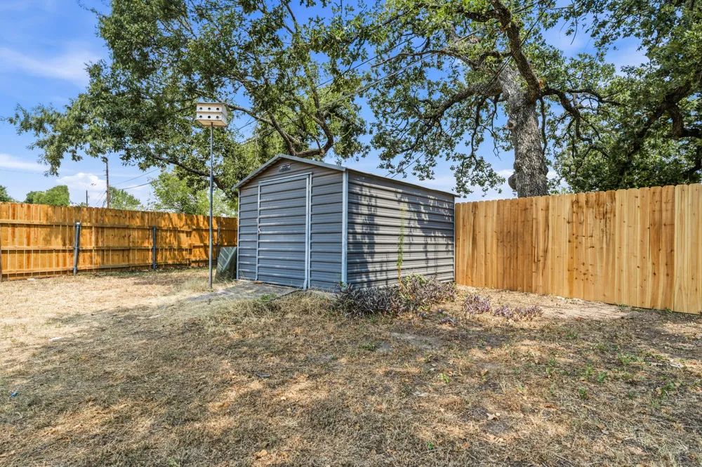 1111 Springhill Street Bellmead, TX 76705