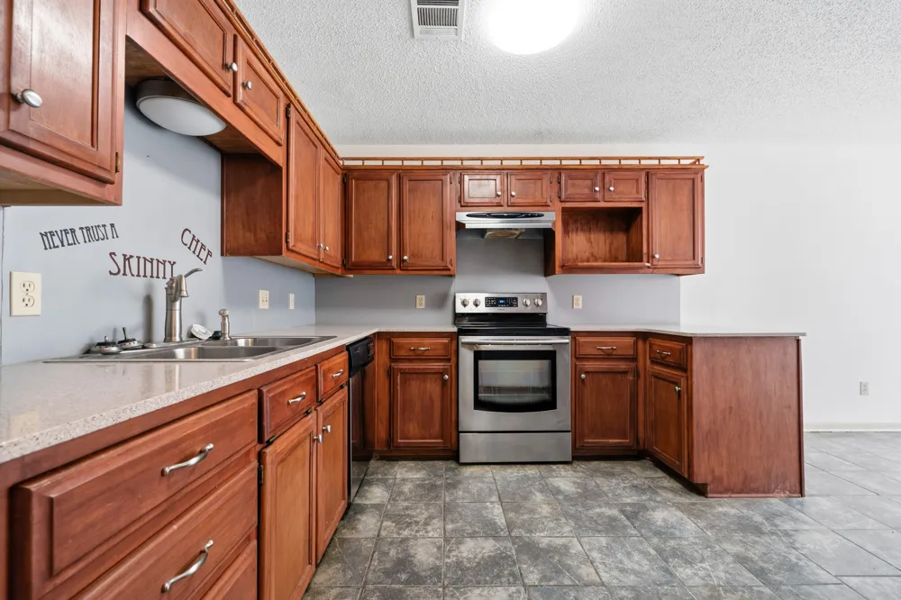 1111 Springhill Street Bellmead, TX 76705