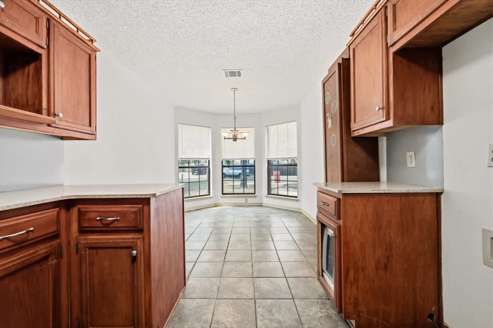 1111 Springhill Street Bellmead, TX 76705