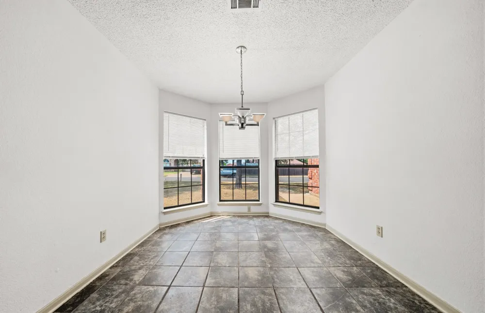 1111 Springhill Street Bellmead, TX 76705