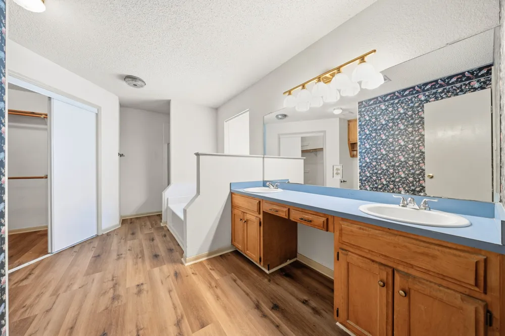 1111 Springhill Street Bellmead, TX 76705