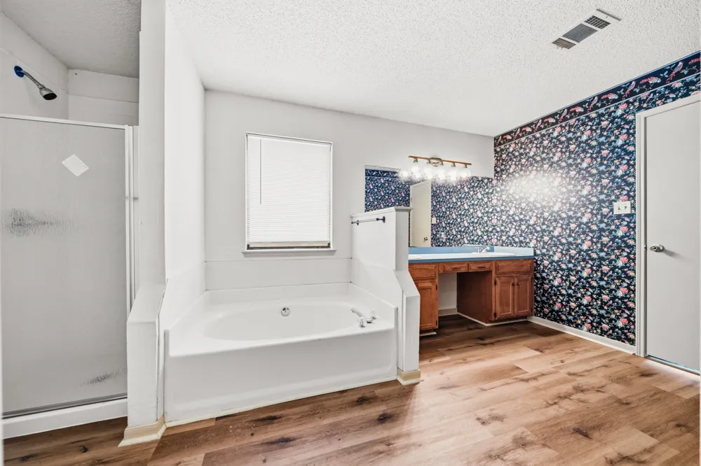 1111 Springhill Street Bellmead, TX 76705