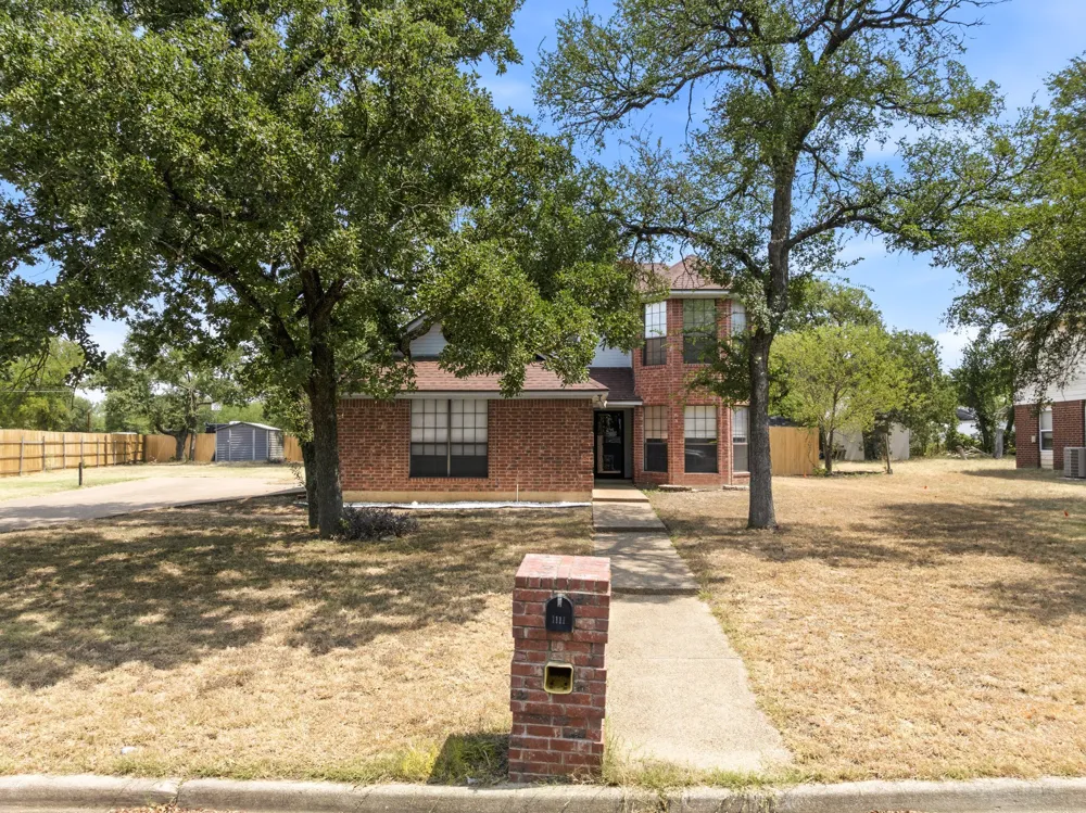1111 Springhill Street Bellmead, TX 76705