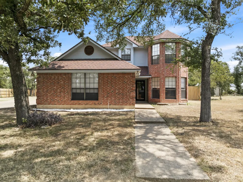 1111 Springhill Street Bellmead, TX 76705
