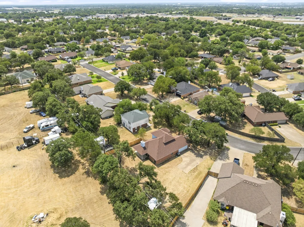 1111 Springhill Street Bellmead, TX 76705