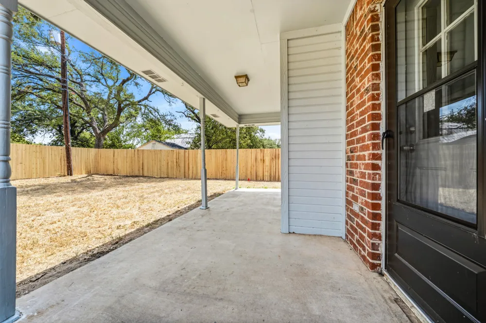 1111 Springhill Street Bellmead, TX 76705