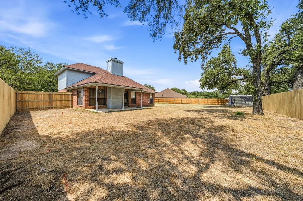 1111 Springhill Street Bellmead, TX 76705