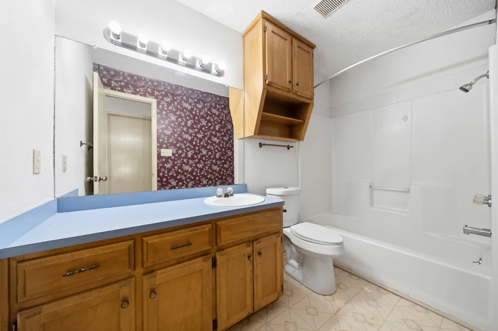 1111 Springhill Street Bellmead, TX 76705