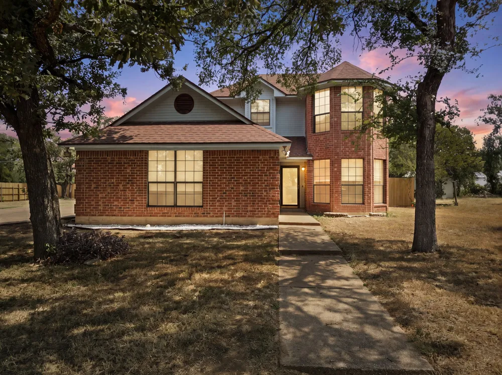 1111 Springhill Street Bellmead, TX 76705