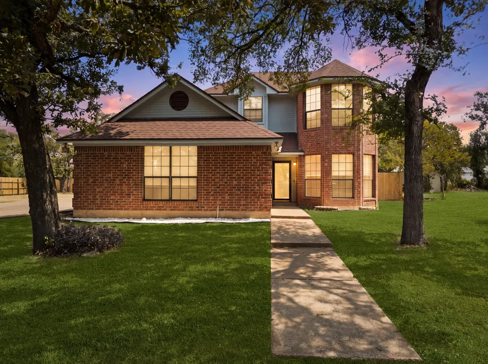 1111 Springhill Street Bellmead, TX 76705