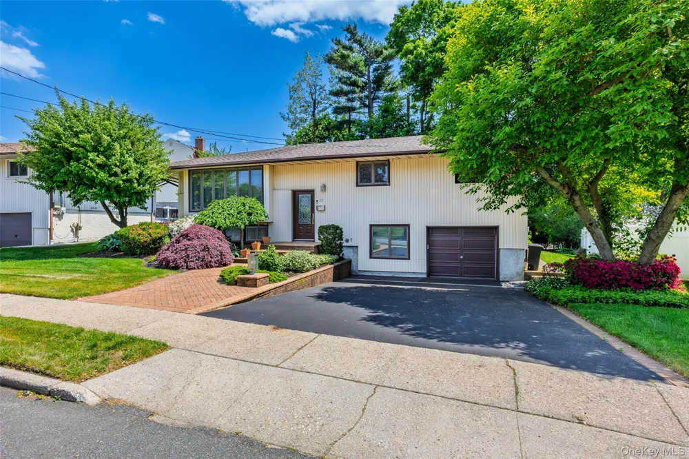 12 Jano Place Plainview, NY 11803