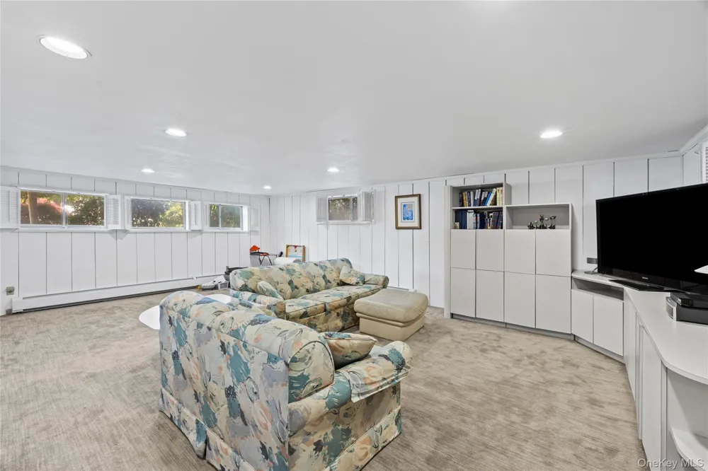 12 Jano Place Plainview, NY 11803