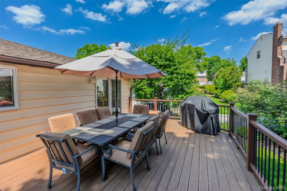 12 Jano Place Plainview, NY 11803