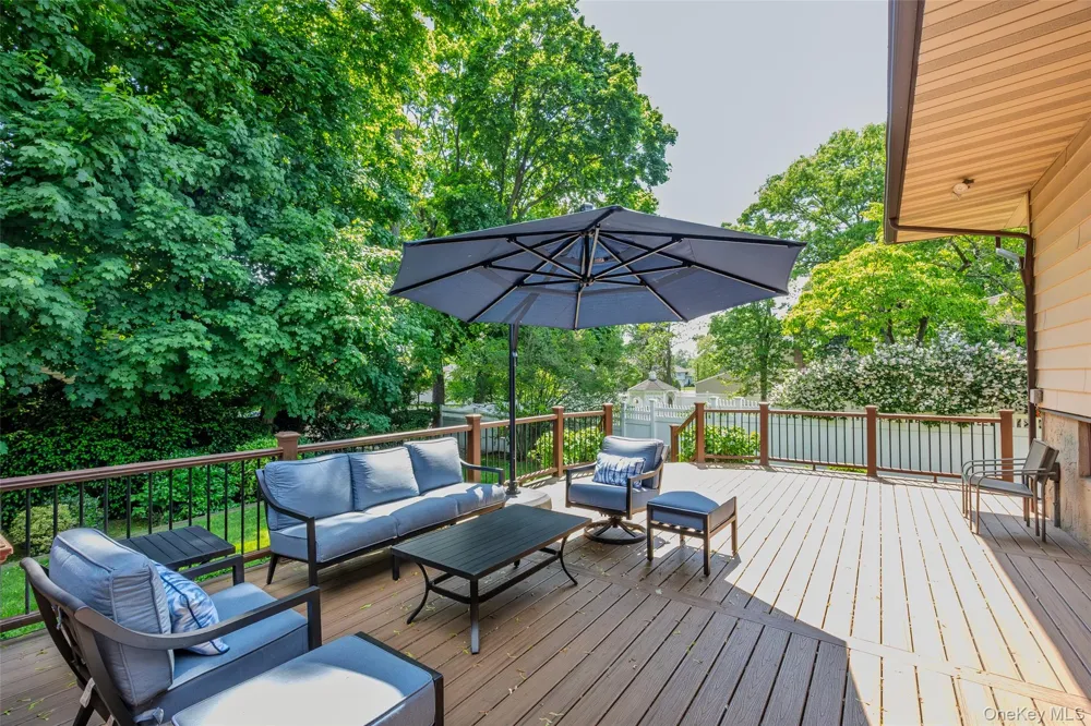 12 Jano Place Plainview, NY 11803