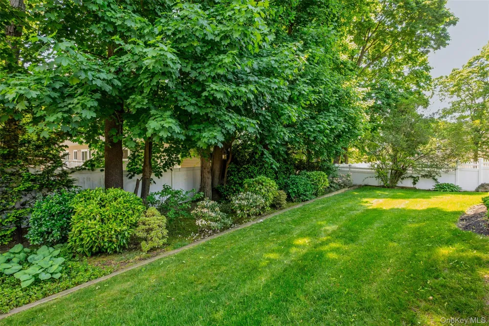 12 Jano Place Plainview, NY 11803