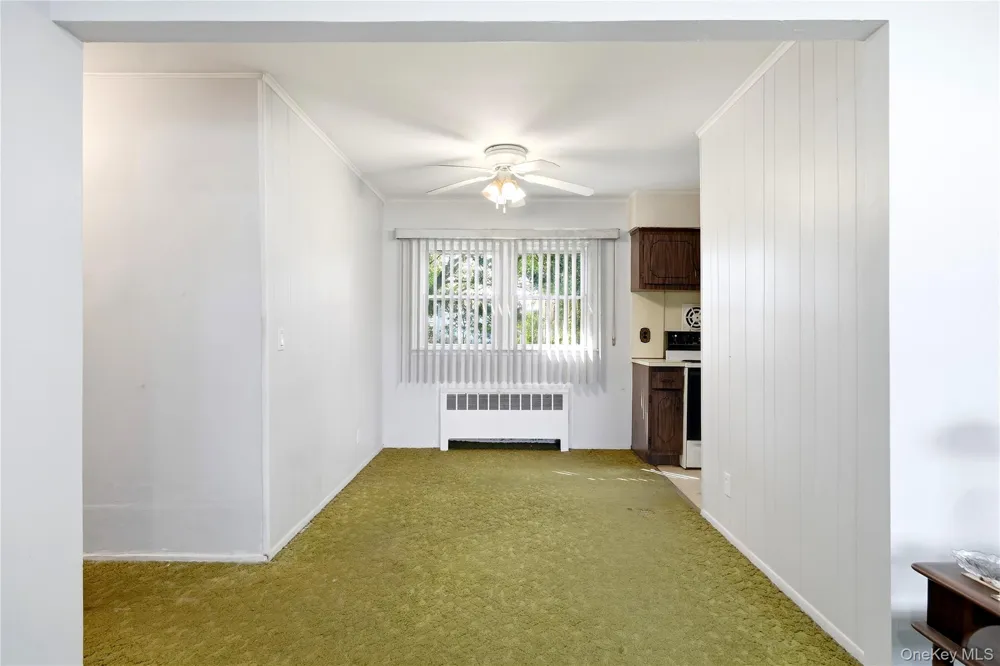 10 Shirley Lane West Babylon, NY 11704
