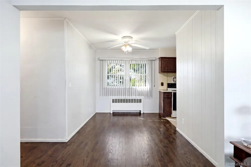 10 Shirley Lane West Babylon, NY 11704