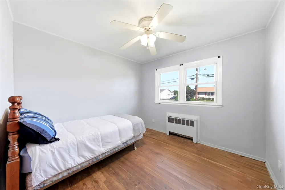 10 Shirley Lane West Babylon, NY 11704