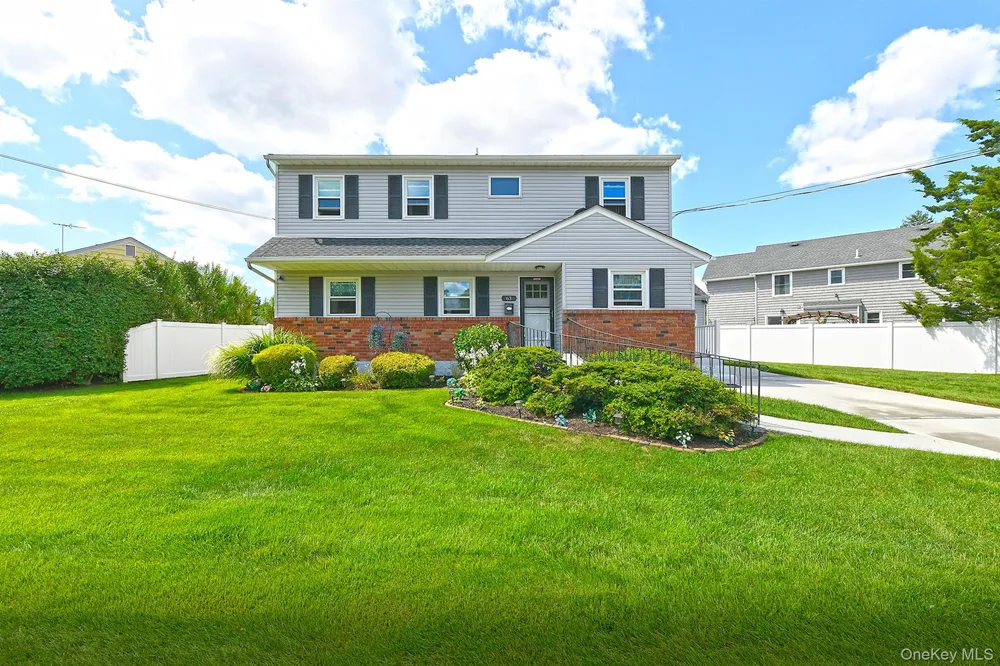 63 Michele Terrace Massapequa Park, NY 11762