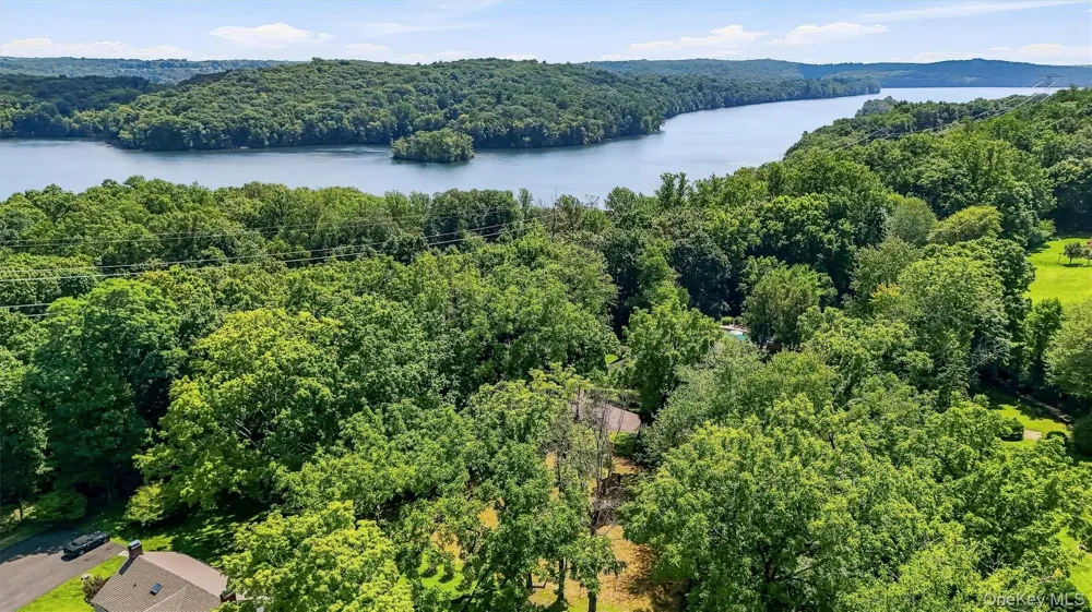 4 Davidson Drive Thornwood, NY 10594