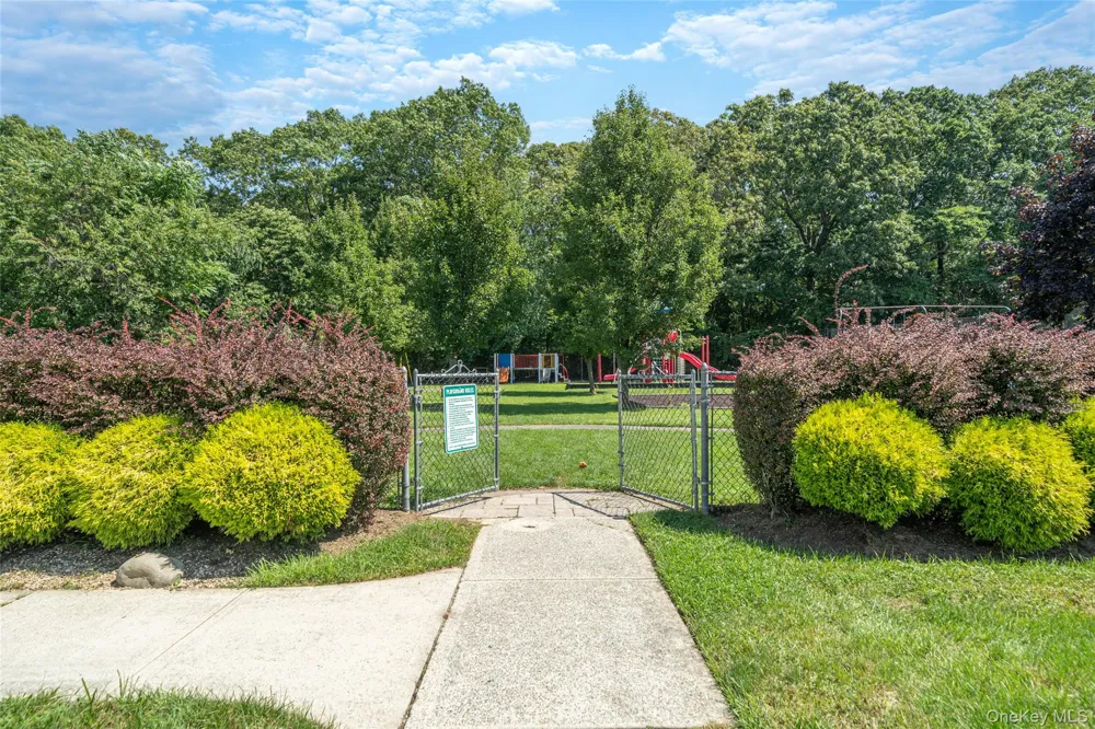 78 Artist Lake Drive Middle Island, NY 11953