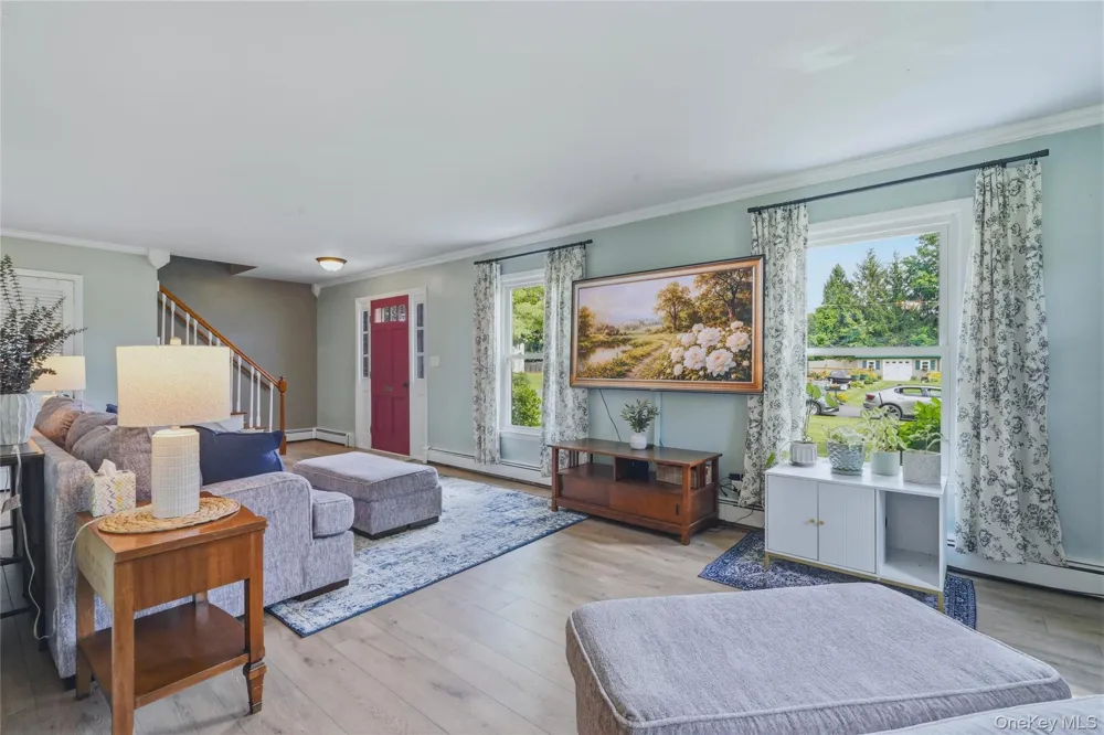 24 Esther Place Lake Katrine, NY 12449