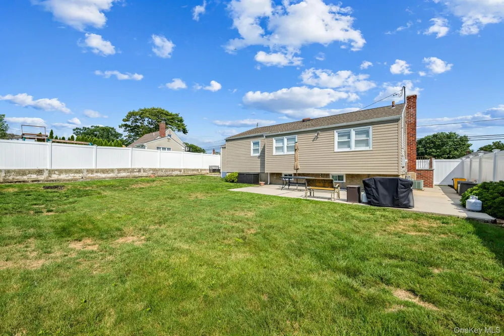 40 Elm Avenue Farmingdale, NY 11735