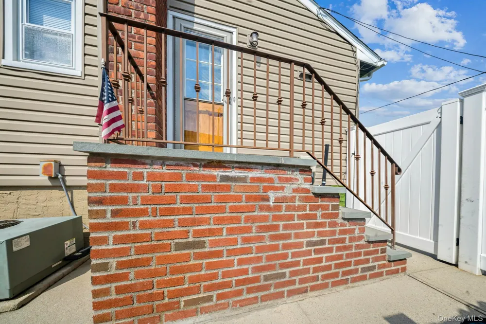 40 Elm Avenue Farmingdale, NY 11735